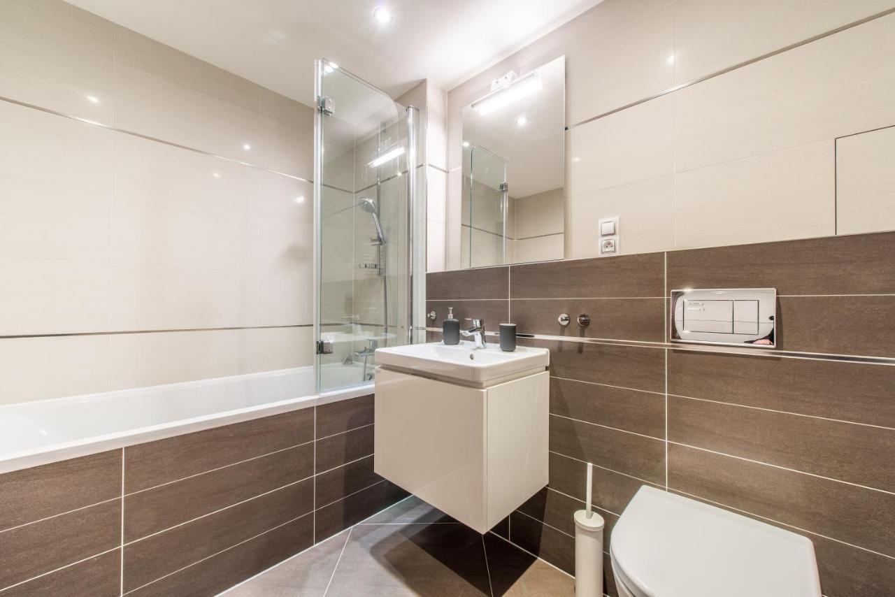 Mozart Central Apartments With Garage Prague Ngoại thất bức ảnh