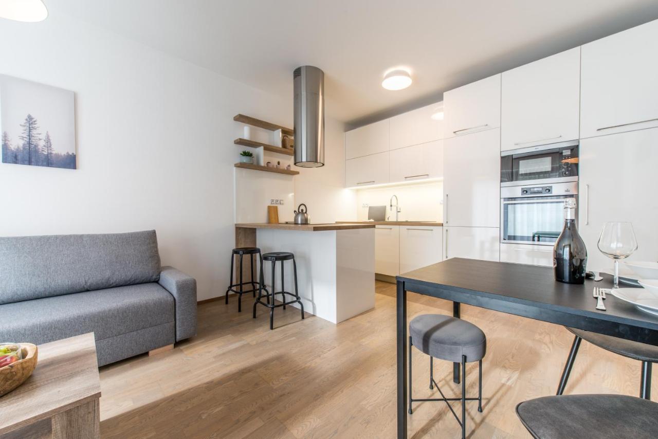 Mozart Central Apartments With Garage Prague Ngoại thất bức ảnh
