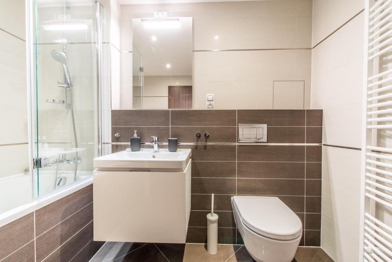 Mozart Central Apartments With Garage Prague Ngoại thất bức ảnh