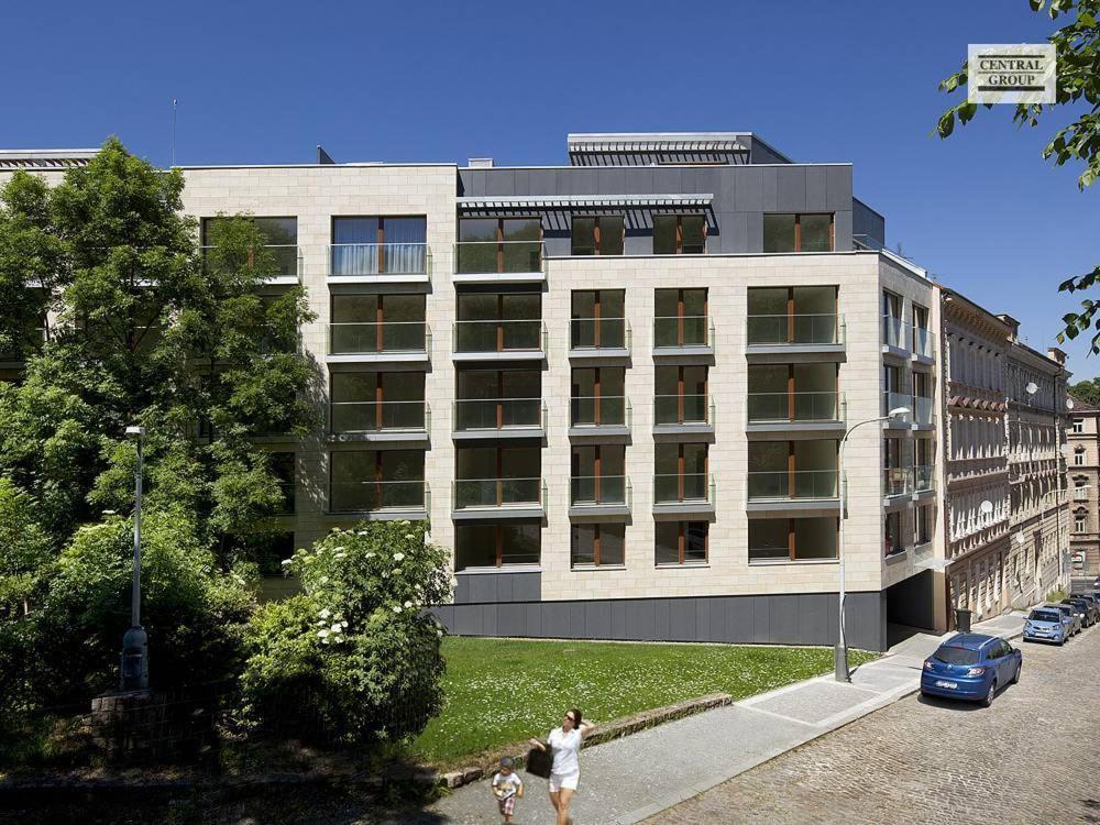 Mozart Central Apartments With Garage Prague Ngoại thất bức ảnh